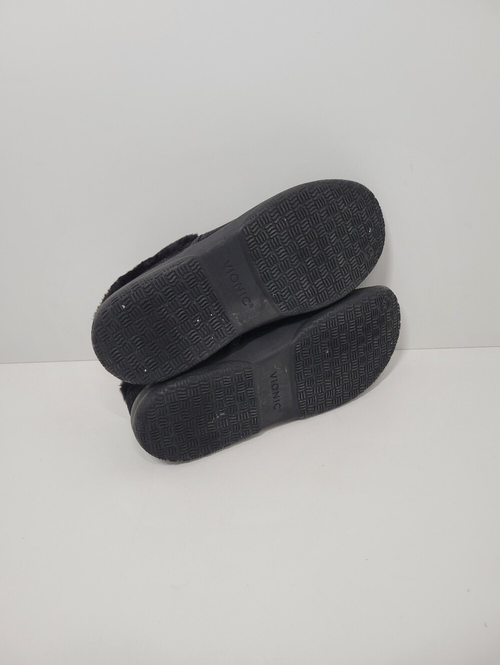 Vionic Clare Black Faux Fur Lined Slip On House Shoe Slippers Women Size 8 - Picture 5 of 6